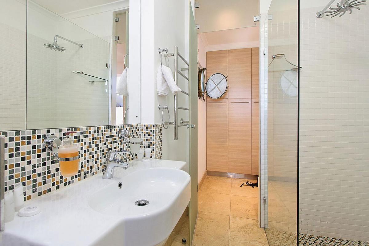 Dolphin Bay Studio With Sea Views Cape Town Exterior photo