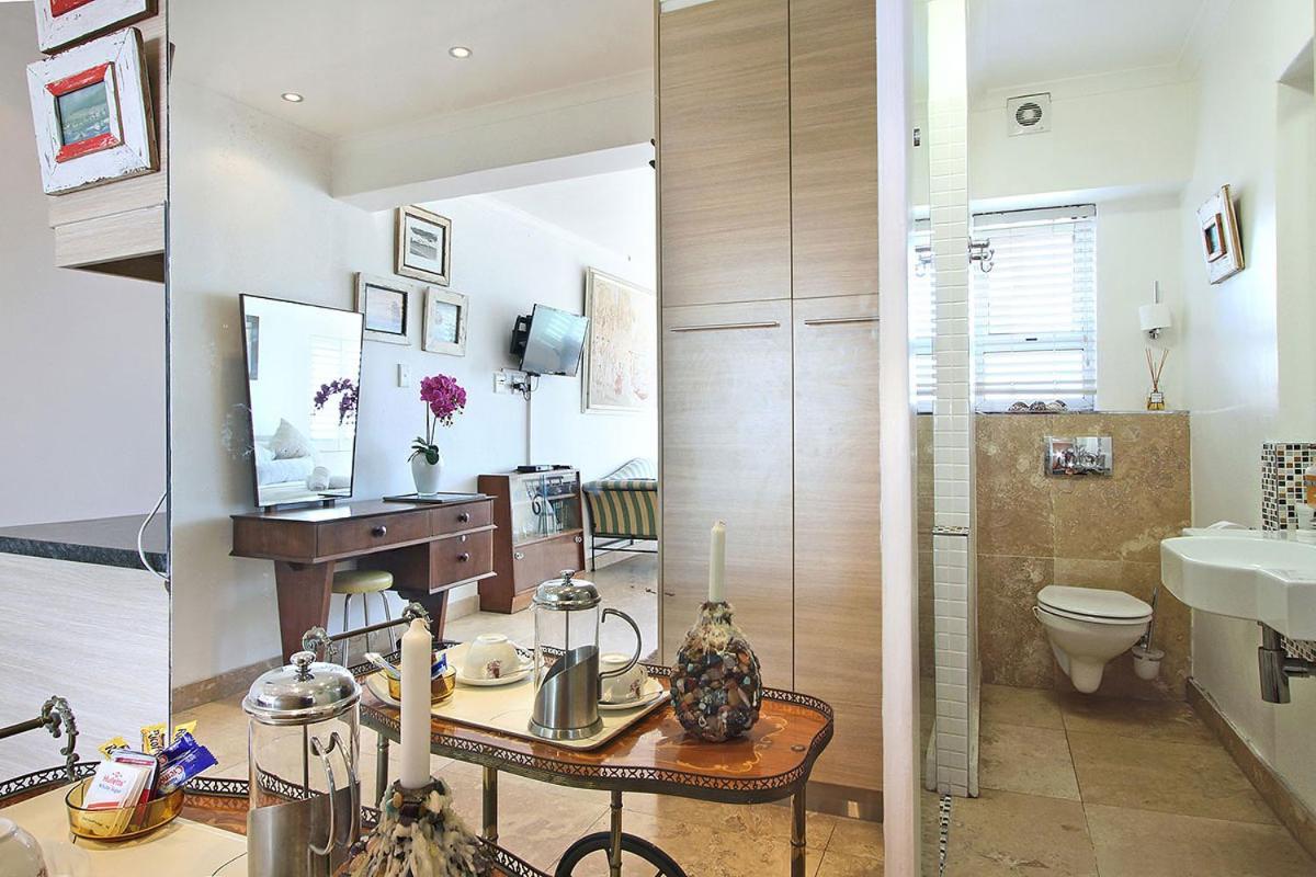 Dolphin Bay Studio With Sea Views Cape Town Exterior photo