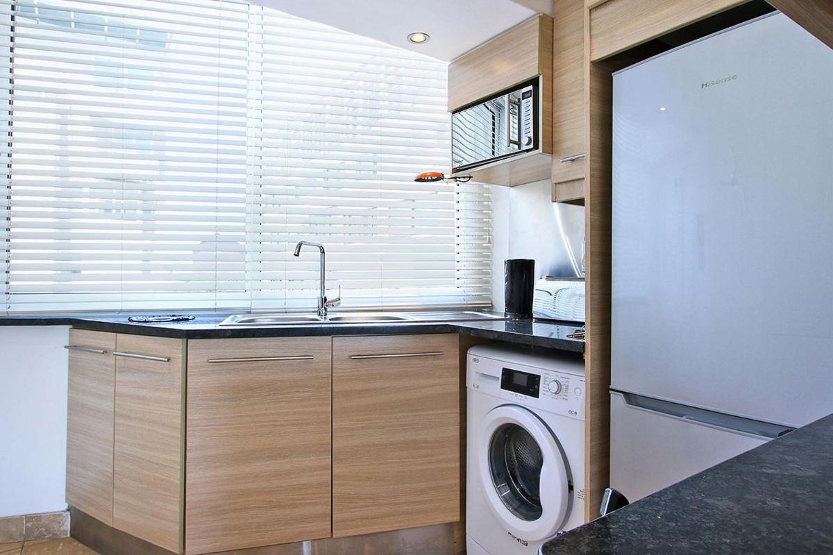 Dolphin Bay Studio With Sea Views Cape Town Exterior photo